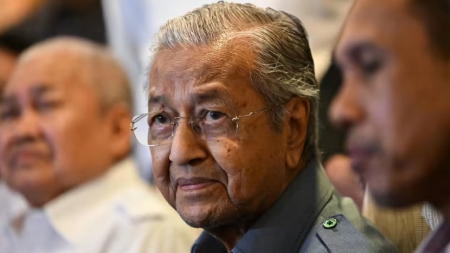 Cựu Thủ tướng Malaysia Mahathir kiện đương kim Thủ tướng Anwar